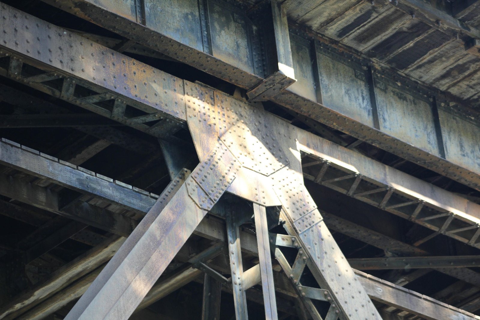 Upper angle connection, west truss span